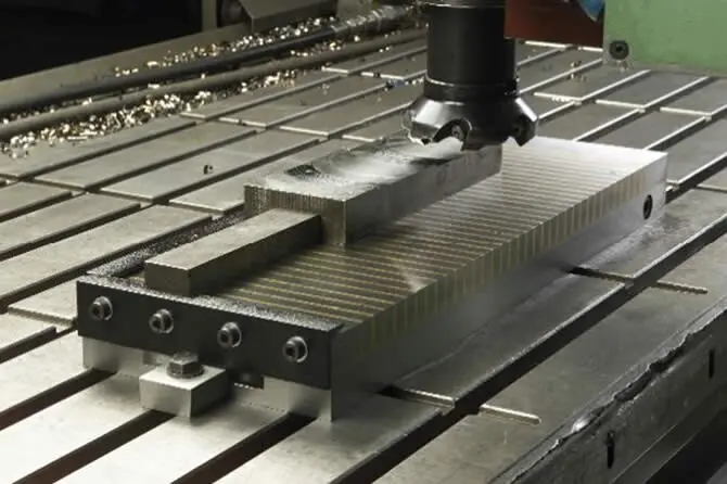 Exemples d'Alnico dans les mandrins magnétiques et les systèmes de champ réglable à usage industriel